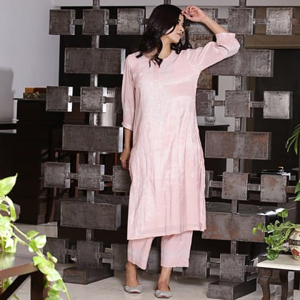 Pink chanderi kurta set with zari detailing-XS