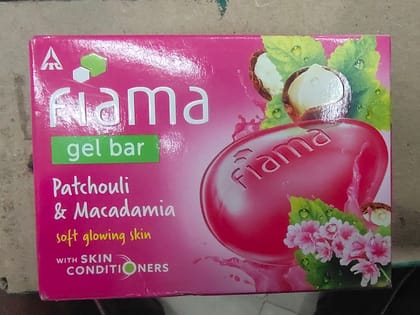 Fiama gel bar patchouli and macadamia