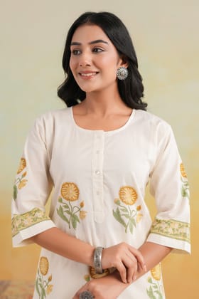 Qasr Mahjabeen Sunbloom Ivory Kurta and Pant Set-M / Yellow / Yellow