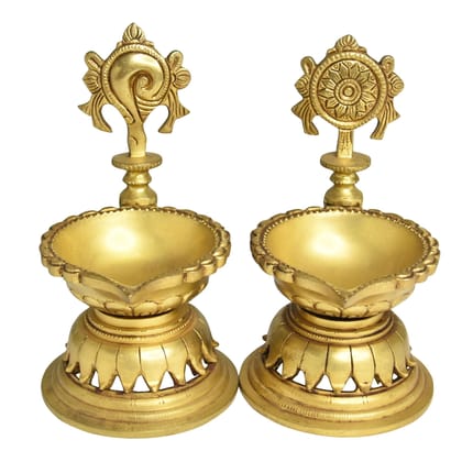 Brass Table Decor Shankh Chakra Deepak, Oil Lamp  - Divine Deepak for Home Temple, Height : 7 Inch (BSMAS1503 H)
