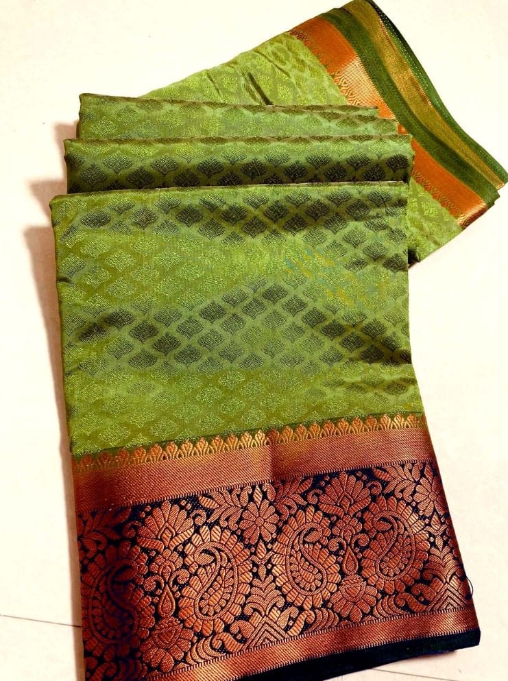 Women's Kanjivaram Silk Saree with Unstitched Blouse Piece (Green, 5-6 Mtrs)