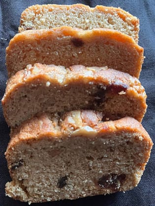 Dates & Walnut Dry Cake