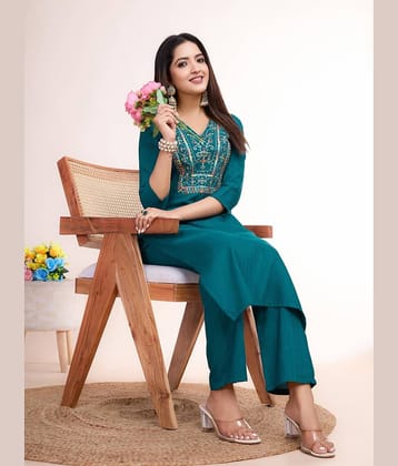 Women Basket Women Cotton Embroidered Straight Kurti With Pants ( Blue )