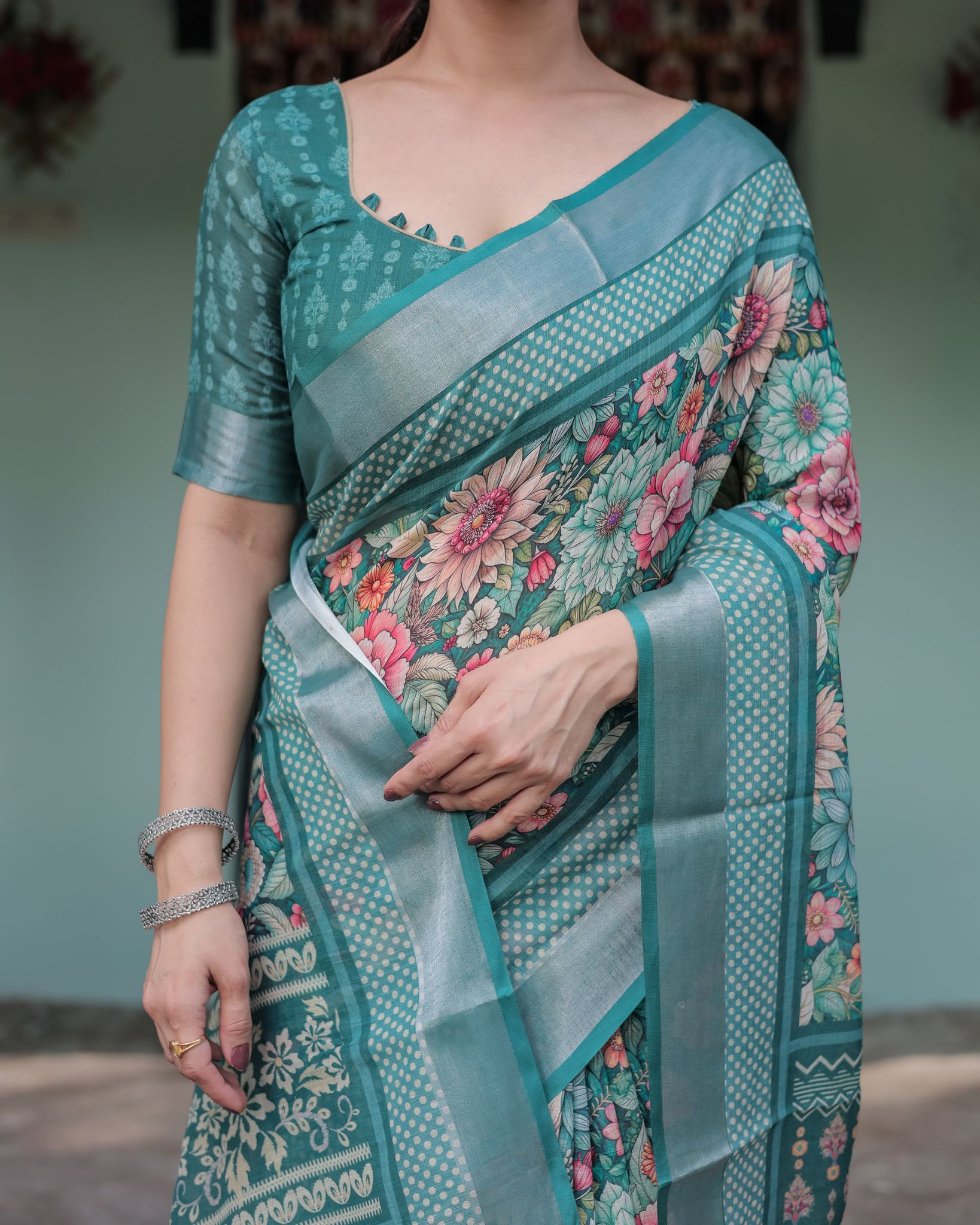 Teal Green Floral Printed Pure Cotton Linen Saree with Blouse and Tassels on Edges-Regular