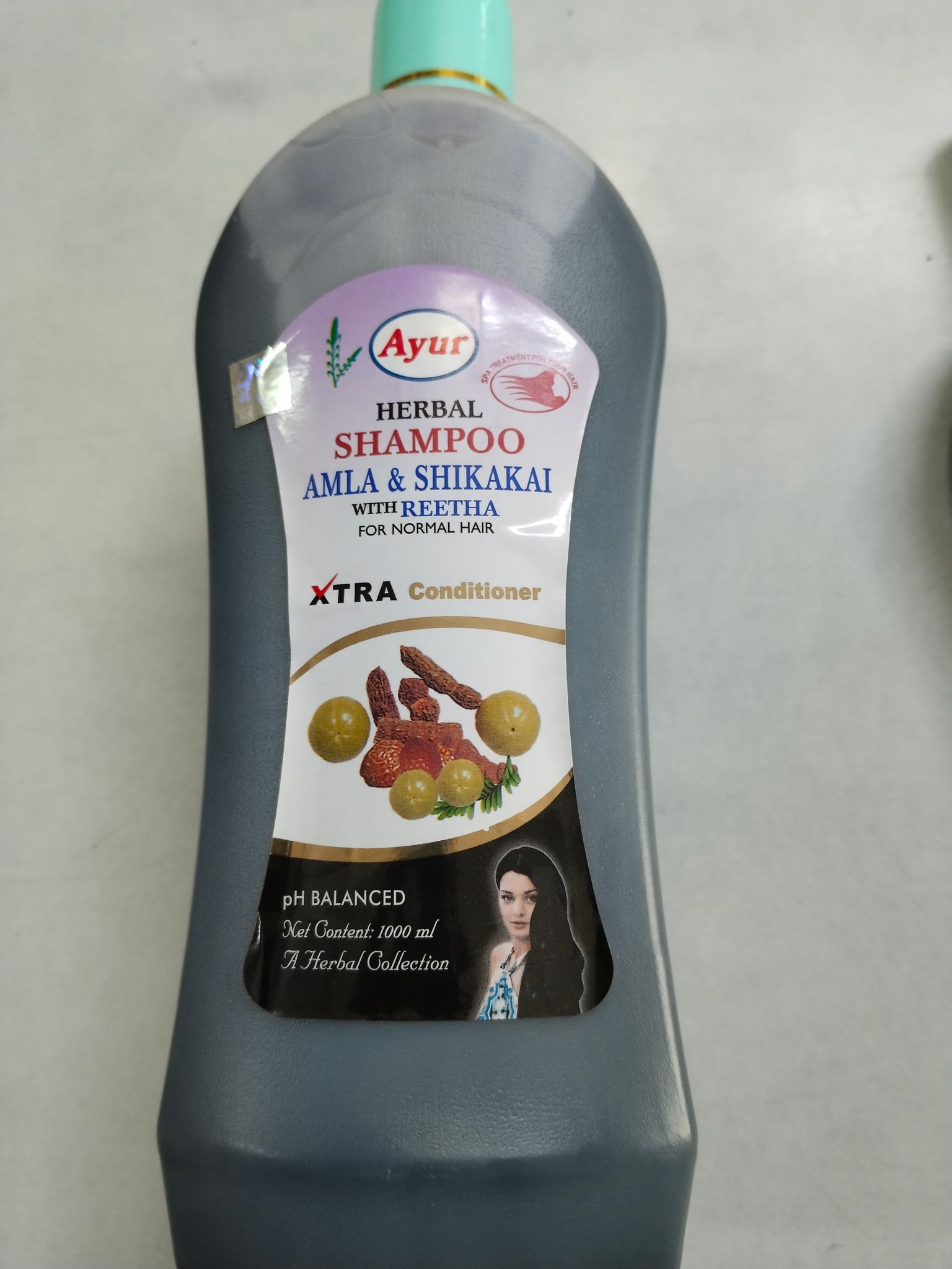 Ayur herbal amla and shikakai shampoo 