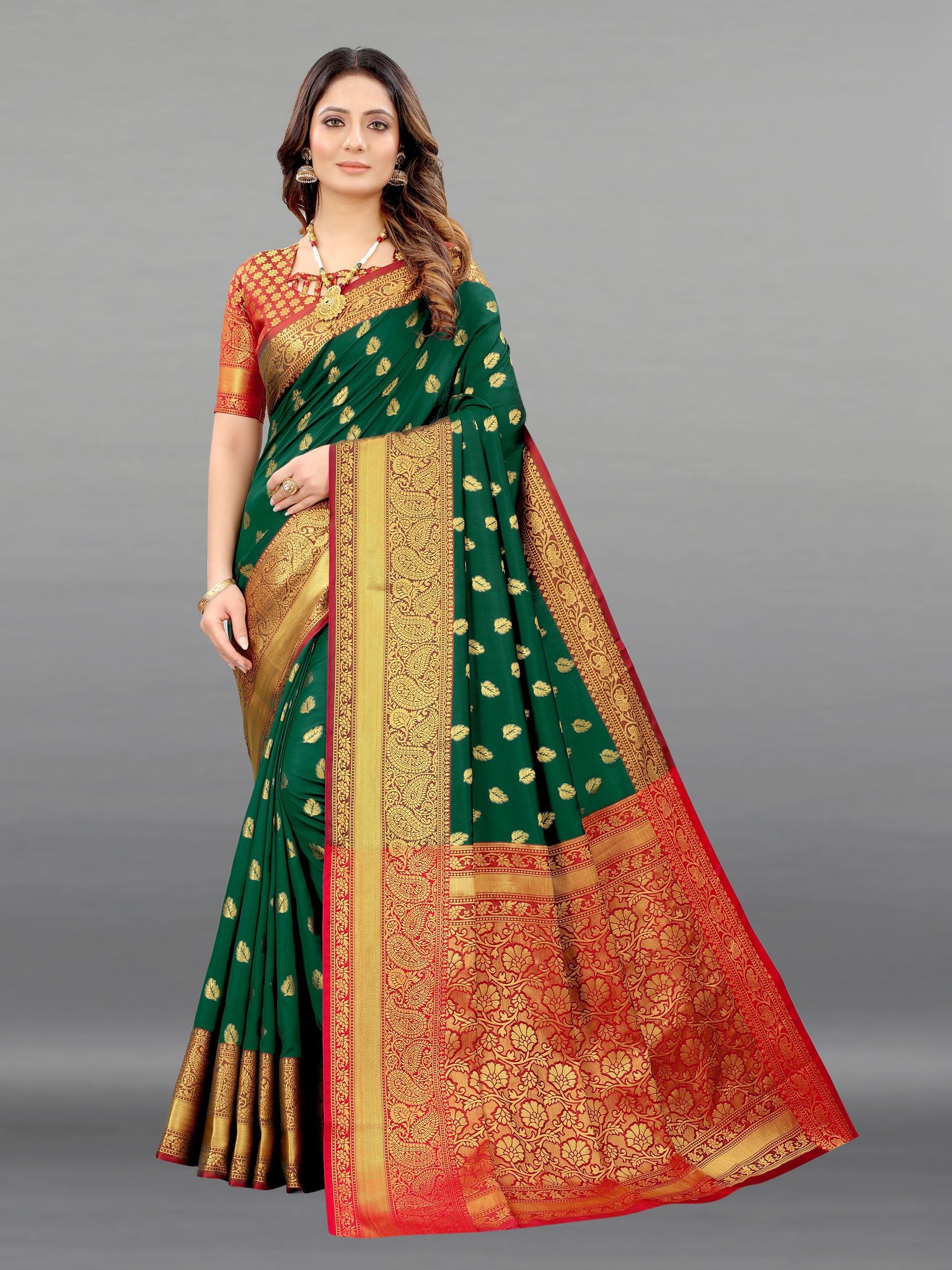 Yavira silk Women's Green Handwoven Silk Blend Saree