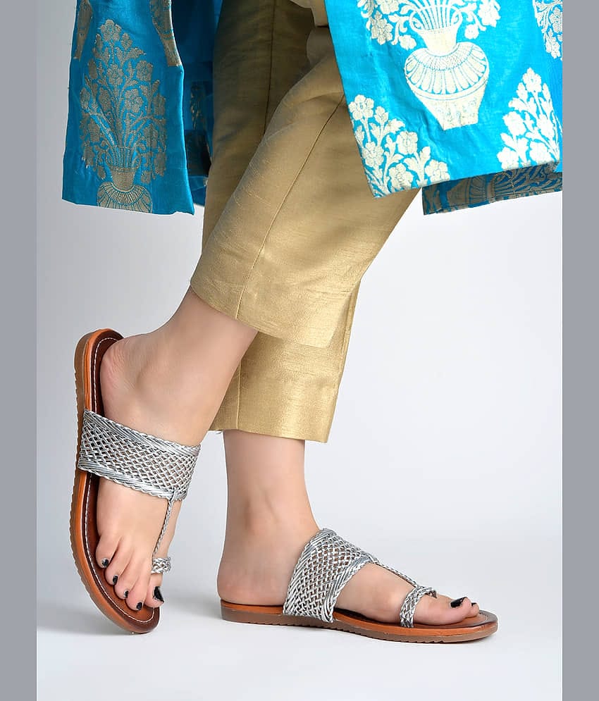 Shoetopia Silver Women's Kolhapuris
