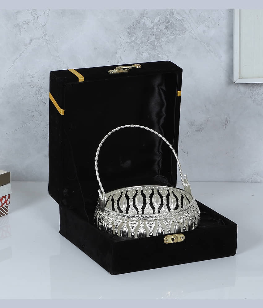Urban Hamlet Silver Aluminium Silver Plated Gift Item