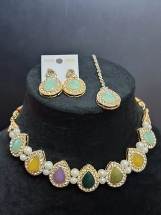 Multi Colour Kundan Choker Necklace with Earring & Maang Tikka