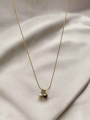 Purity Pearl Necklace