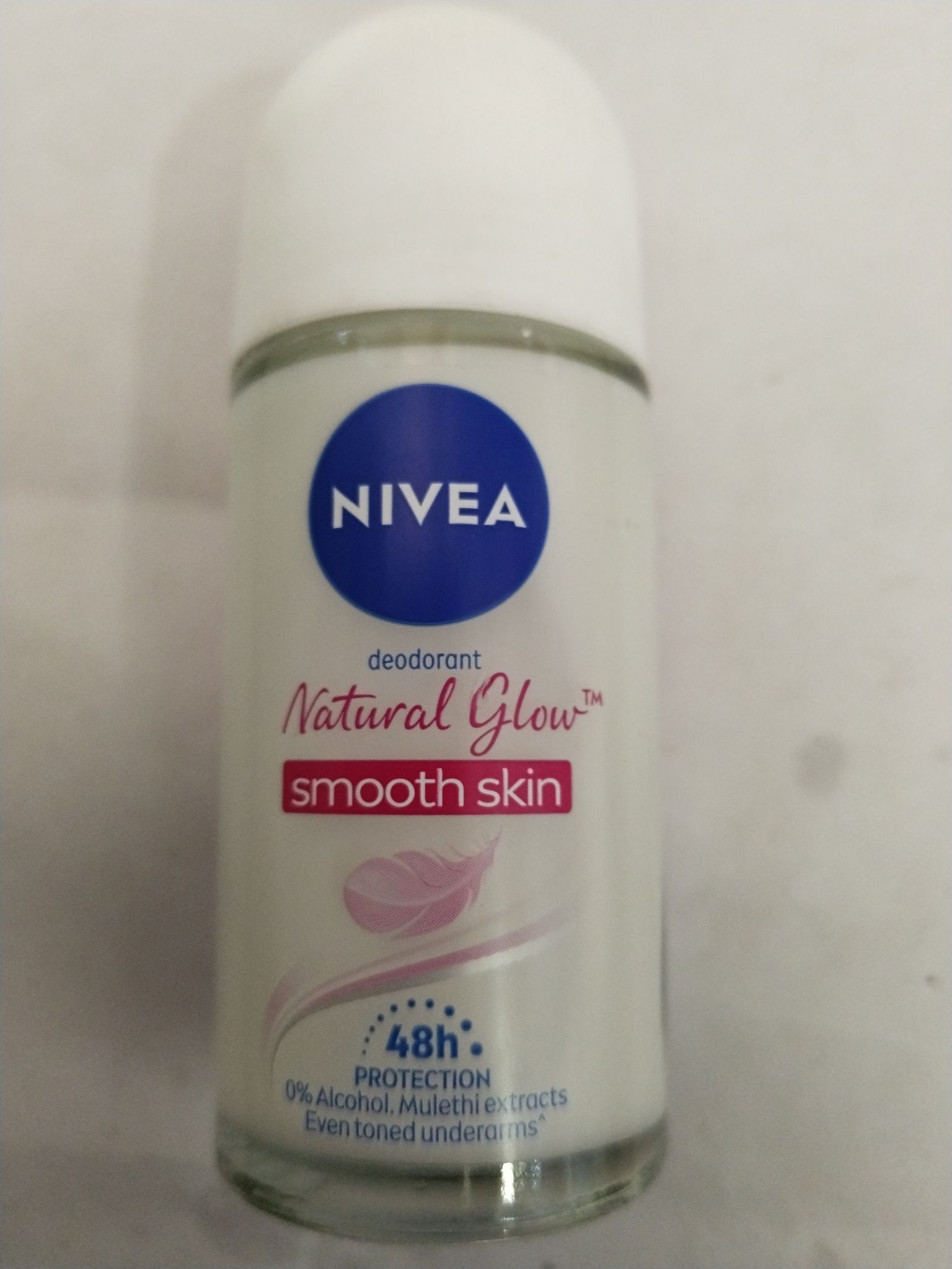 Nivea Natural glow™ Smooth skin 48h. Protection mulethi extracts Deodorant 