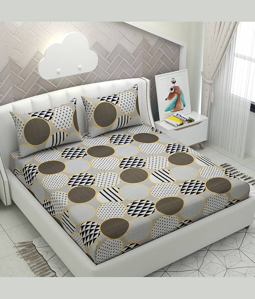 HIDECOR Microfiber Geometric Double Bedsheet with 2 Pillow Covers - Black