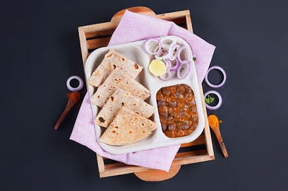 Pindi Chole With Chapati Lunchbox