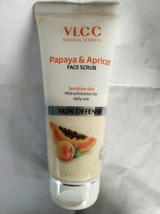 Vlcc Papaya & apricot Face scrub Skin defense Mild exfoliation for Daily use 