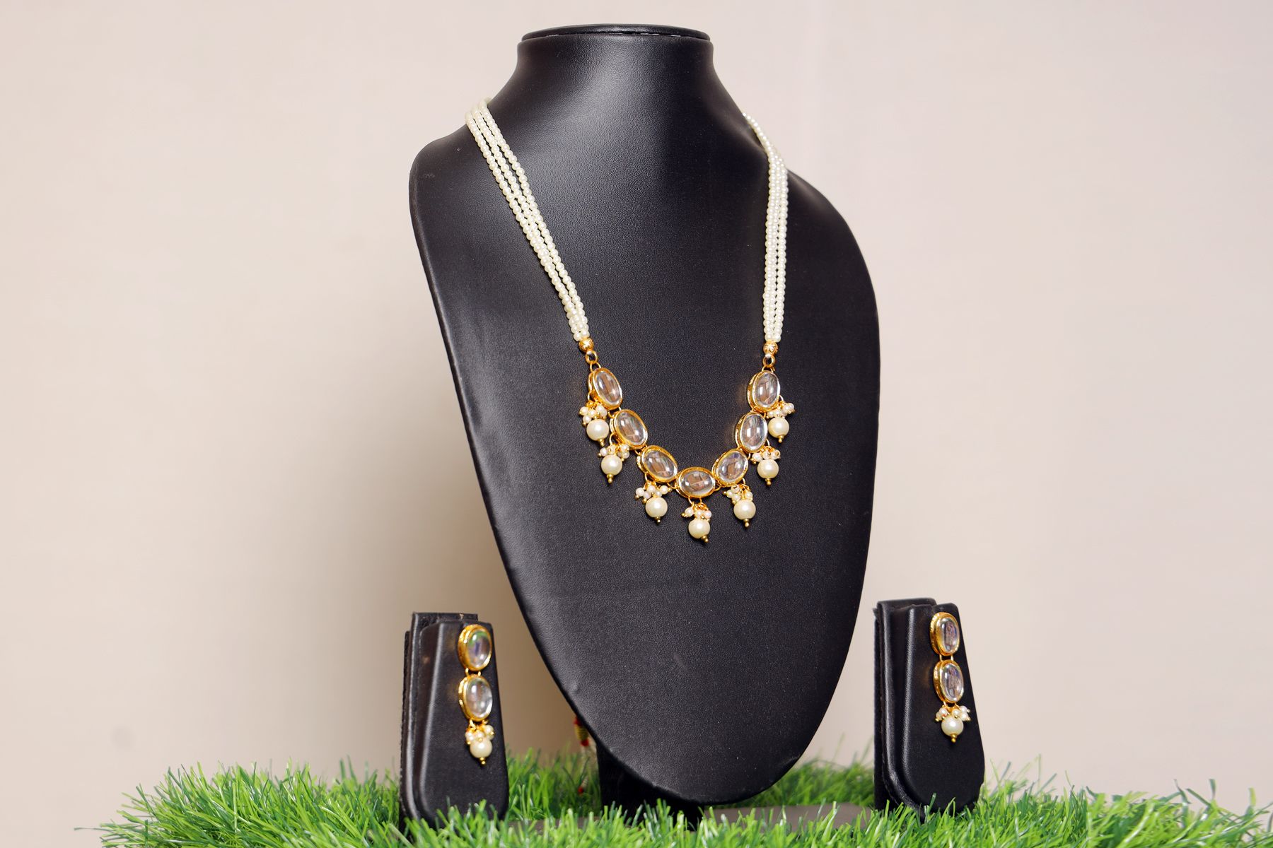 Pearl Crystal Jewellery Set with Earrings( 25*25cm)