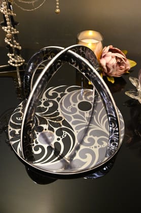 Yin & Yang: Criss Cross Platter