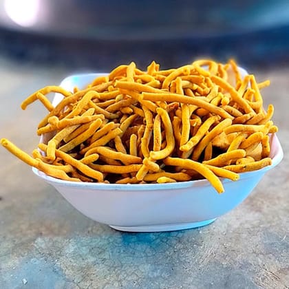 CRUNCHIZZ KARA SEVA I Spicy, Crunchy, Authentic Sev I No Artificial Additives I Perfect Tea-Time Bites I Pack of One (150 Grams)