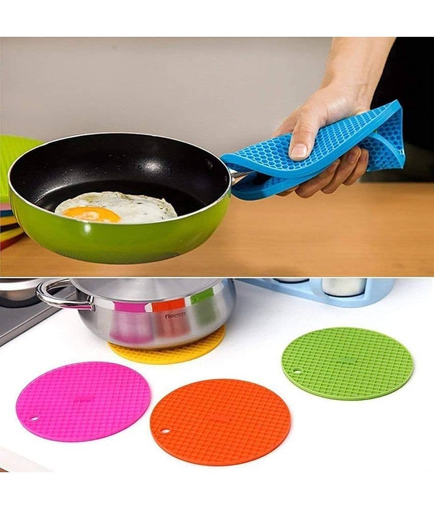 18 ENTERPRISE Trivet Mat Multipurpose Silicone Pot Holders,Anti Slip Hot Pads Silicone Heat Resistant Coasters, Cup Insulation Mat, Insulation Pad Potholders Random Pack of 4.