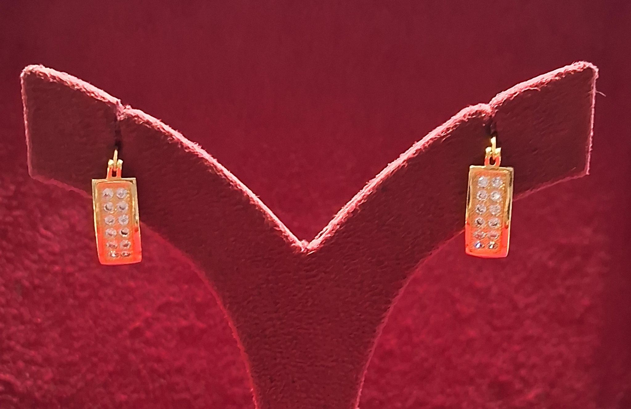 EARING GP