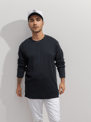 Oversized Winter Black Tee-M