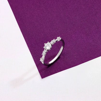 Timeless Silver Minimal Ring-White Stone / Silver / 5
