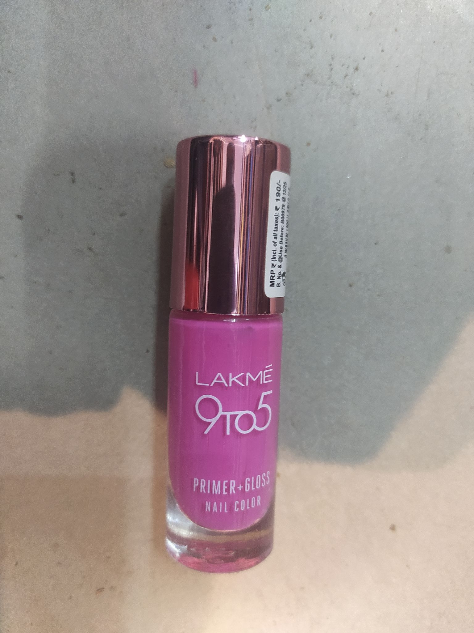 Lakme  9 to 5 Primer gloss pink pace