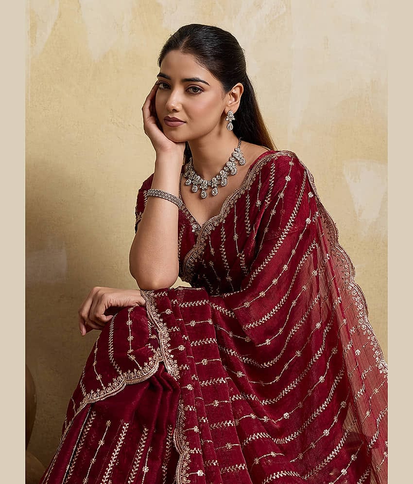 TTH Jimmy Choo Embroidered Regular Saree With Unstitched Blouse Piece ( Green )