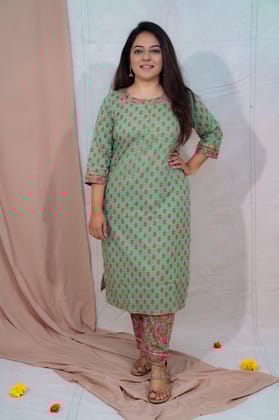 Laila Majnu  Green Cotton Kurta and Pant Set-XS