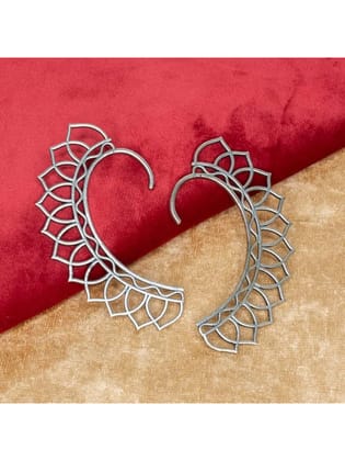 NVR Women Silver Plated Oxidised Leaf Shaped Ear Cuff-Onesize / Silver / Brass