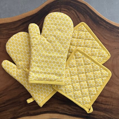Combo Set of Yellow Honeycomb Print Microwave Oven Mittens & Pot Holders