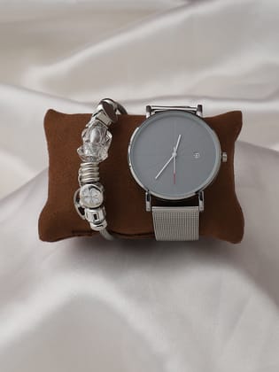 Sleek Silver Analog Round Dial With Metal Mesh Strap Watch & Bracelet-Watch Combos
