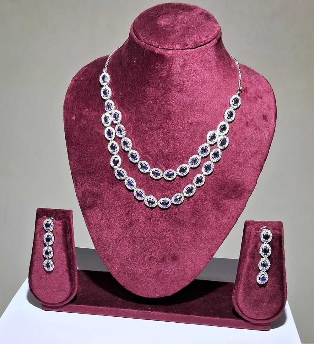 NECKLACE AD