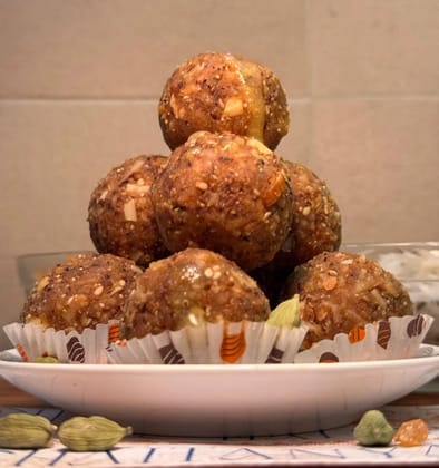 Dink (Gondh) Laddu