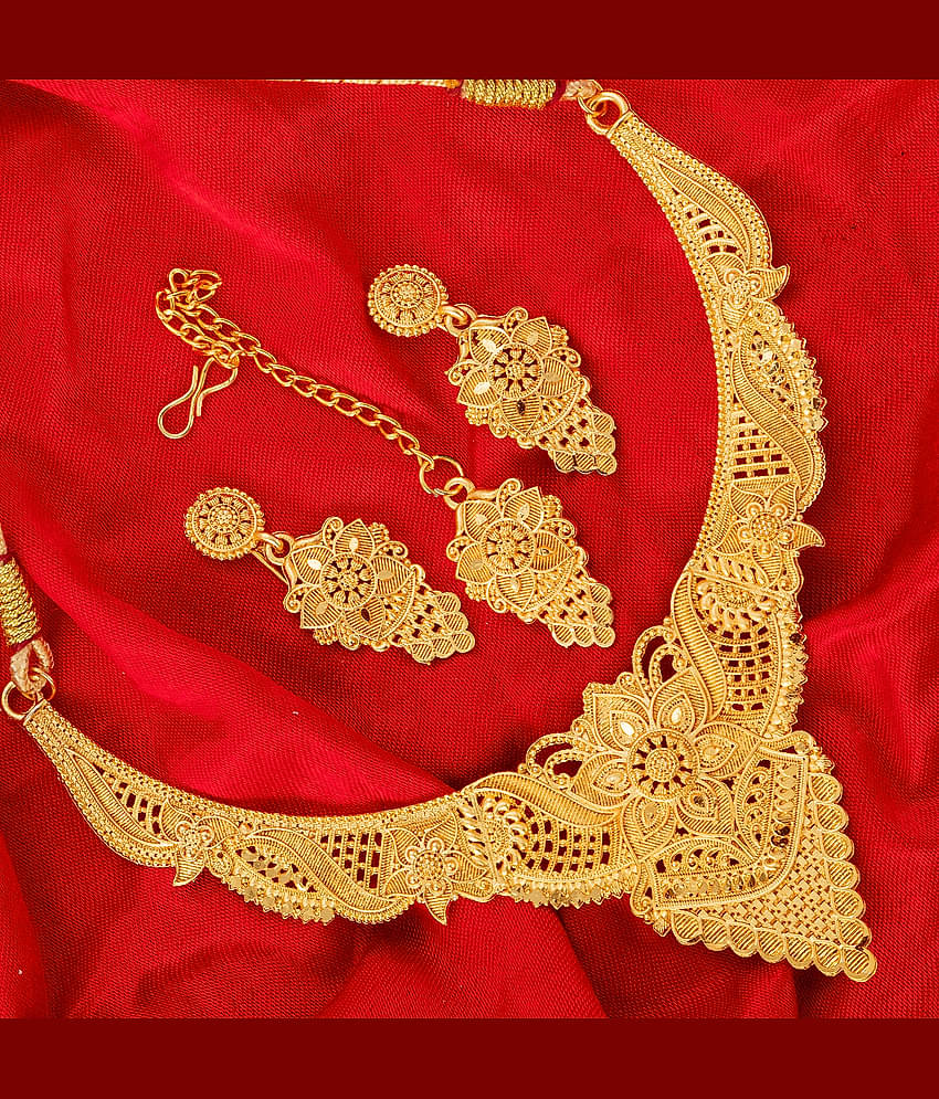 Lily Gold Brass Necklace Set ( Pack of 1 )