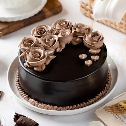 Chocolate Rose Designer Cake Half Kg