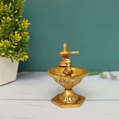 Brass Shivling Diya/Pradosha Deepam with Lingam and Nandhi/Vilakku - 4 inch Height Brass Shivling Diya/Pradosha Deepam with Lingam and Nandhi/Vilakku - 4 inch Height