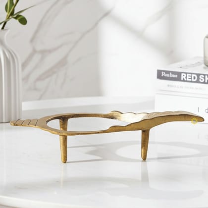 Brass Konch, Shankh Stand, Length : 5.5 Inch (ZMAS555 G)