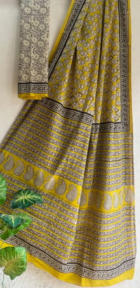 Hand block printed cotton mul saree with blouse.....Size 6.5 with blouseNatural dye n colourPure cotton (92*80)Pure hand ( without skrin chemical),