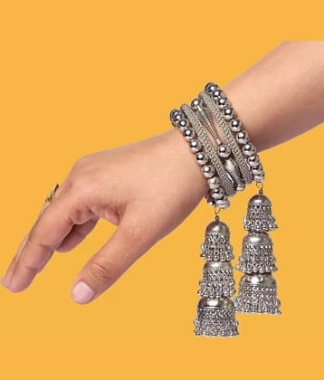 Samridhi DC Silver Bangle ( Pack of 1 )