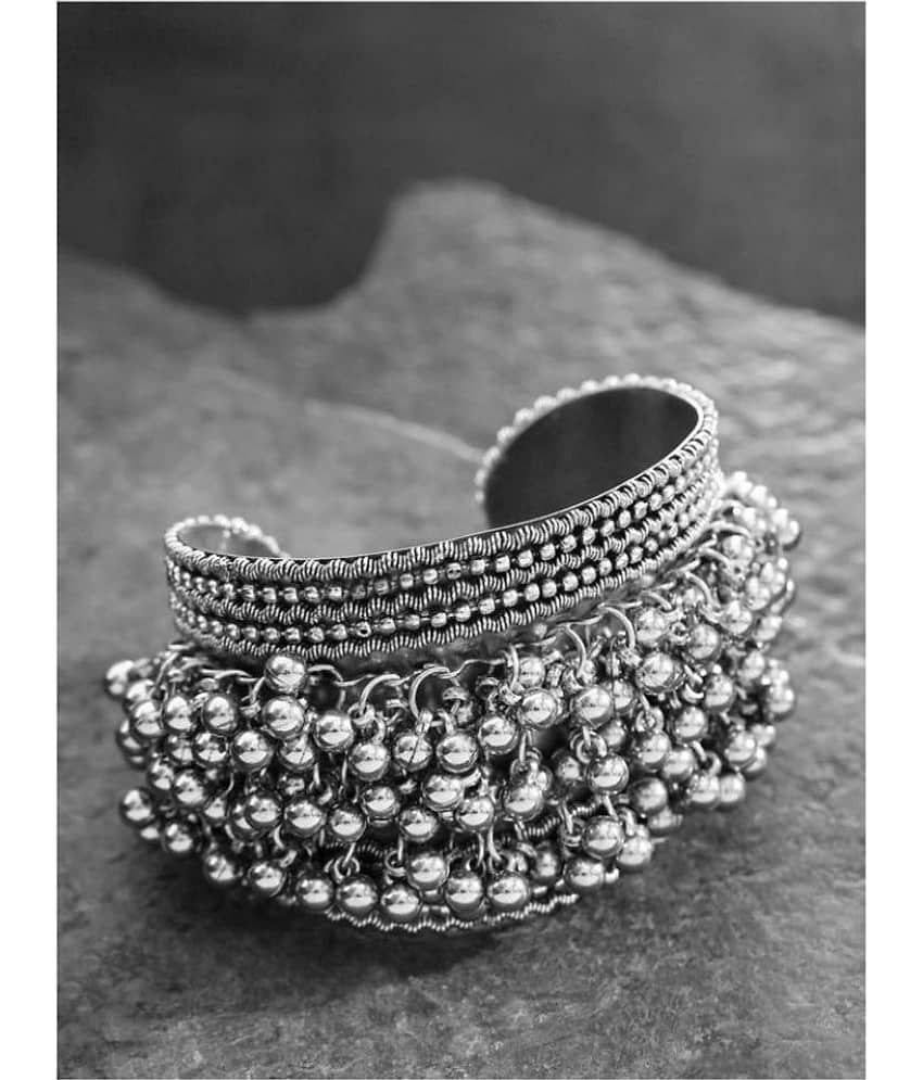 PUJVI - Silver Cuff ( Pack of 1 )