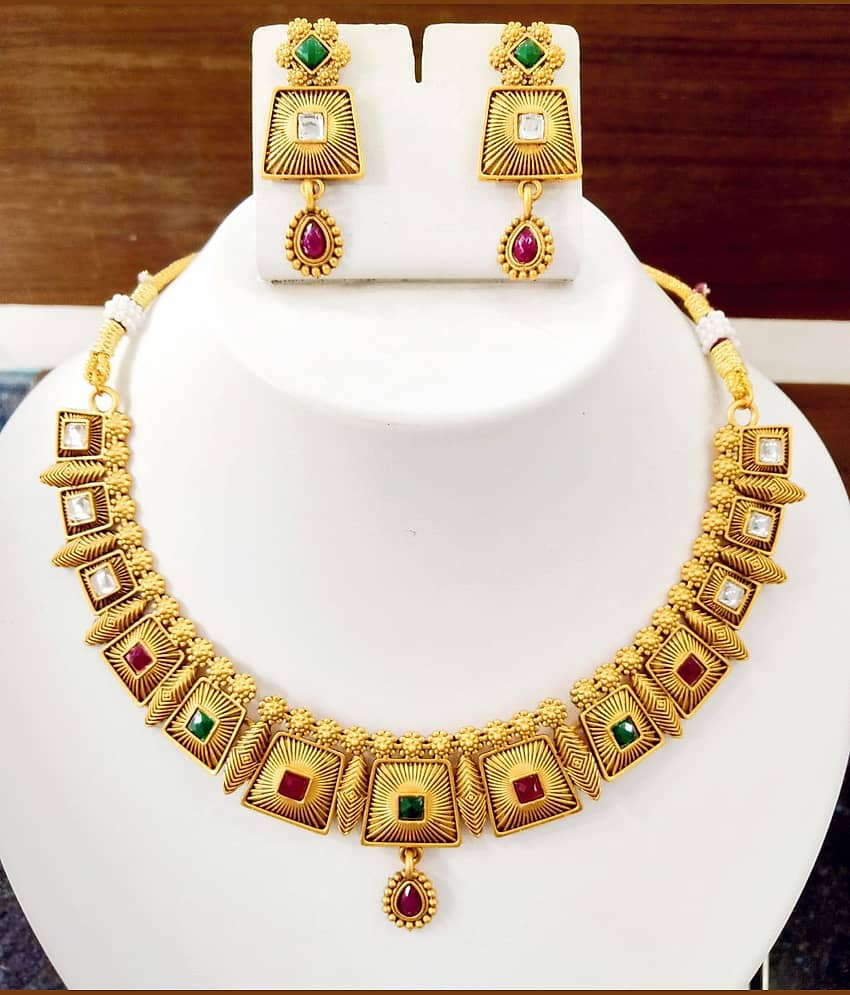Shivay Fashion Golden Alloy Necklace Set ( Pack of 1 )