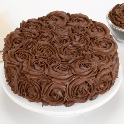 Chocolaty Rose Cake Half Kg