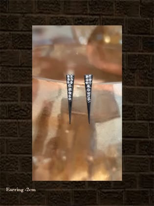 Sterling silver black oxidised and CZ earrings(wt-0.995gm)