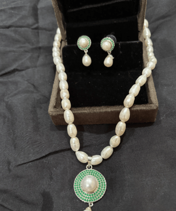White & Green Pearl Necklace Set With Pendant For Women