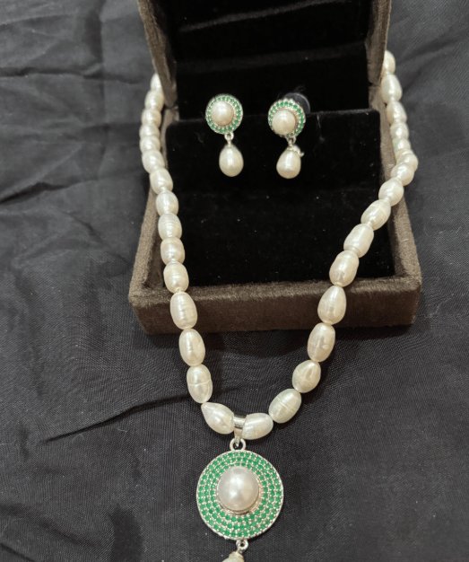 White & Green Pearl Necklace Set With Pendant For Women