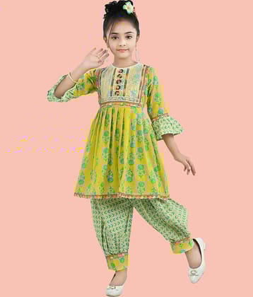 Arshia Fashions Girls Cotton Blend Patiala Kurta Set ( Pack of 1 , Green )