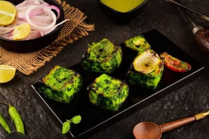 Hariyali Paneer Tikka [8 Pcs]