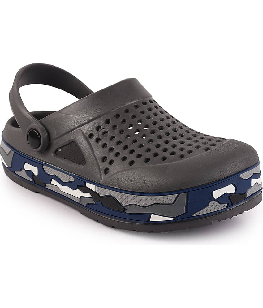 Action - White Men's Clogs