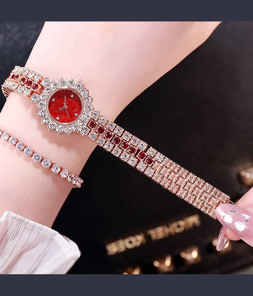 Renaissance Traders Gold Metal Analog Womens Watch
