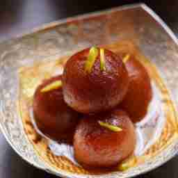 Gulab jamun (2pcs)